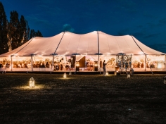 Carpas e Iluminación Be Lounge