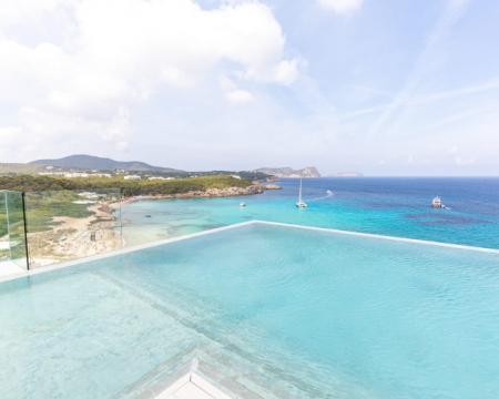 Epic Infinity Lounge en Bless Hotel Ibiza 