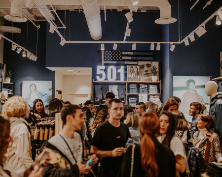 Vértigo COmunicación anfitrión de Levi's en su primera Store en Sevilla