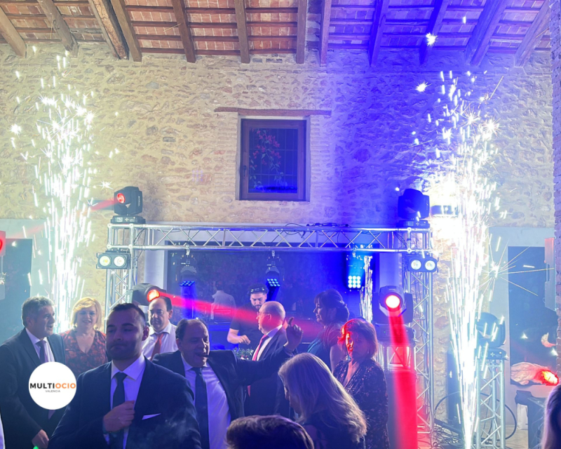 Discomóvil para bodas en Valencia con iluminación profesional - Multiocio Valencia