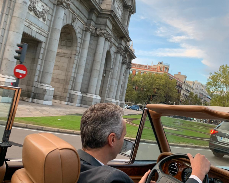 Ruta por Madrid, en un Rolls Royce descapotable! una experiencia única!